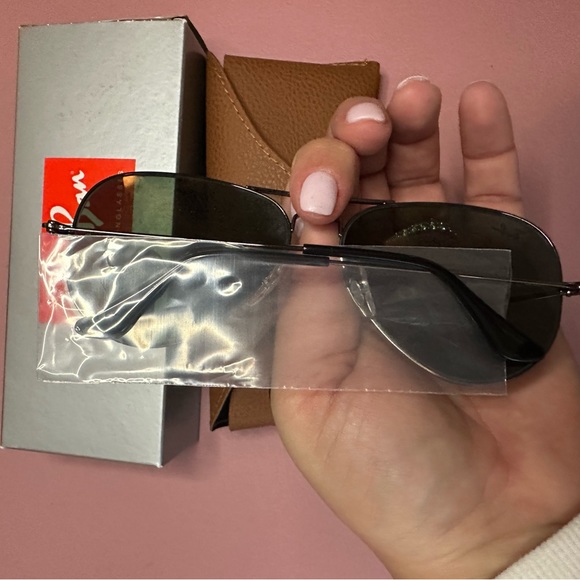 NIB Ray-Ban Aviator Total Black - Picture 4 of 9
